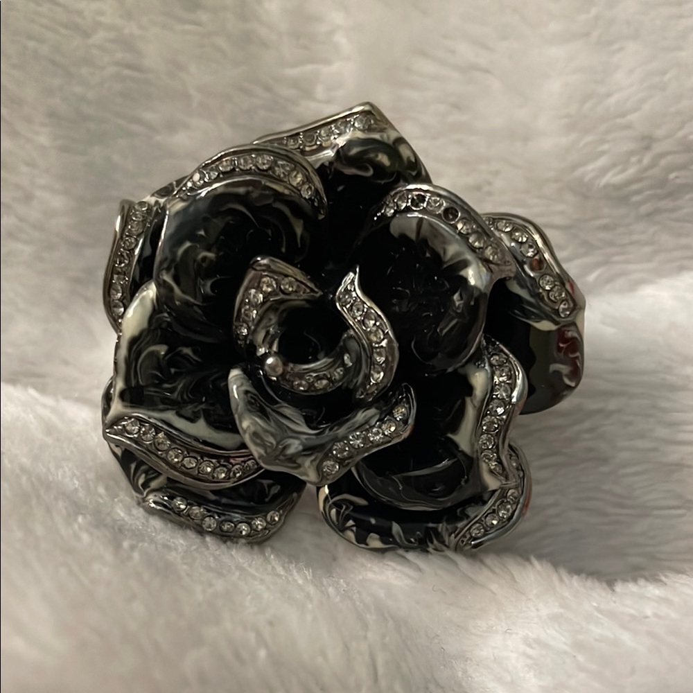 Elegant Rose Ring